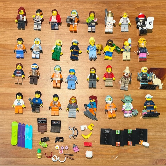 Lego Minifigures Lot of 32 Assorted Harry Potter Snowboard Skier Accessories - Picture 5 of 13